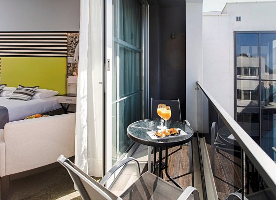 Hotel Lero - Wohnbeispiel DZ Executive Poolblick (Zimmercodierung DTP)
