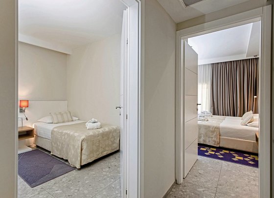 Hotel Lero - Wohbeispiel Familienzimmer (Zimmercodierung FB1)