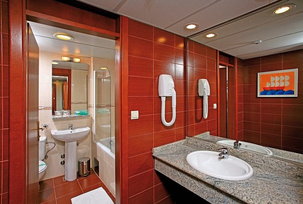 Marko Polo Maradiso Hotel by Aminess - Bad Juniorsuite Superior (Zimmercodierung JSG)