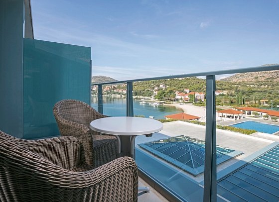 Admiral Grand - Wohnbeispiel Doppelzimmer Balkon Meerseite (Zimmercodierungen DBC & DCC)