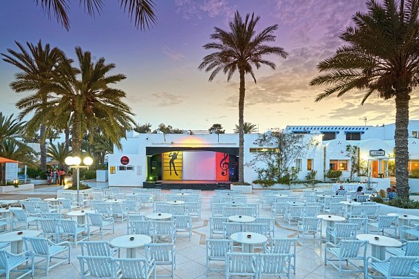 Hari Club Beach Resort