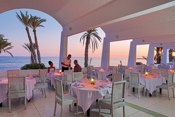 Hari Club Beach Resort