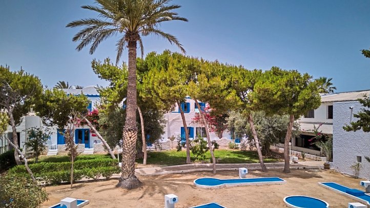 Hari Club Beach Resort