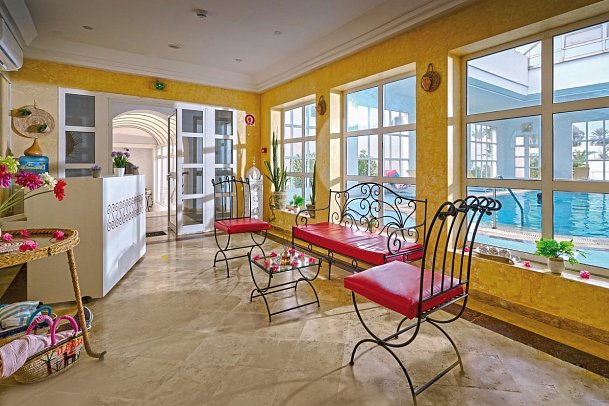 Hari Club Beach Resort