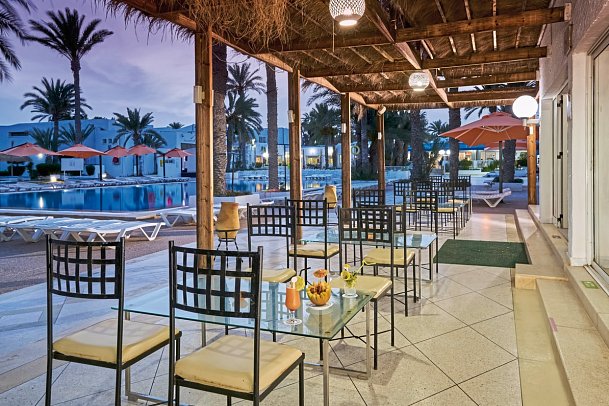 Hari Club Beach Resort