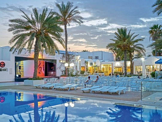 Hari Club Beach Resort