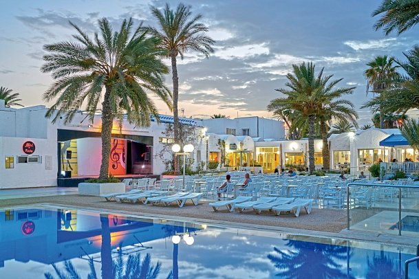 Hari Club Beach Resort