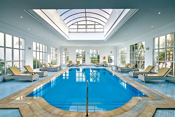 Hari Club Beach Resort