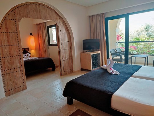 Sentido Djerba Beach - Wohnbeispiel Familienzimmer mit Verbindungstür (Zimmercodierung FV1)