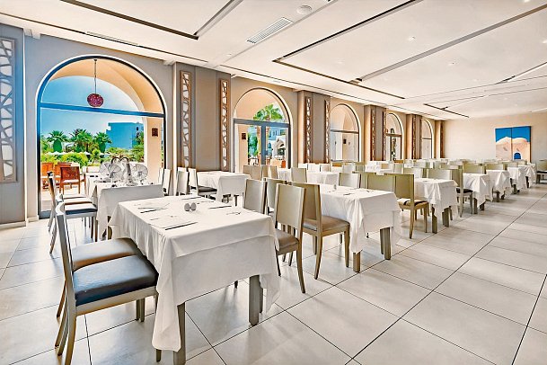 Club Palm Azur