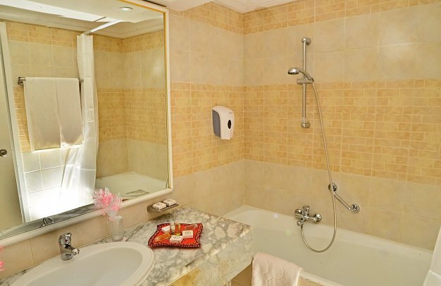 Caribbean World Thalasso - Wohnbeispiel Bad (Zimmercodierungen DB1, DP1, RB1, FB1, DC1, DBM & DCM)