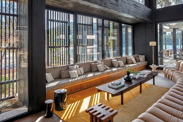 Ahama - Glass House