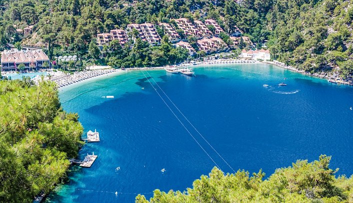 Hillside Beach Club