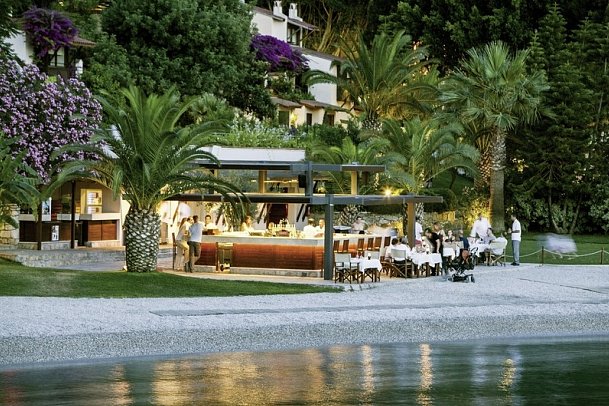 Hillside Beach Club