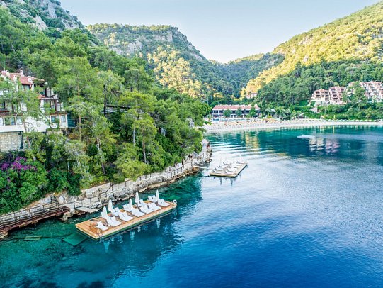 Hillside Beach Club