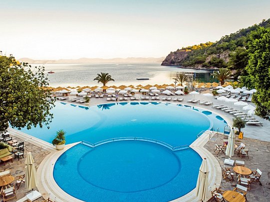 Hillside Beach Club
