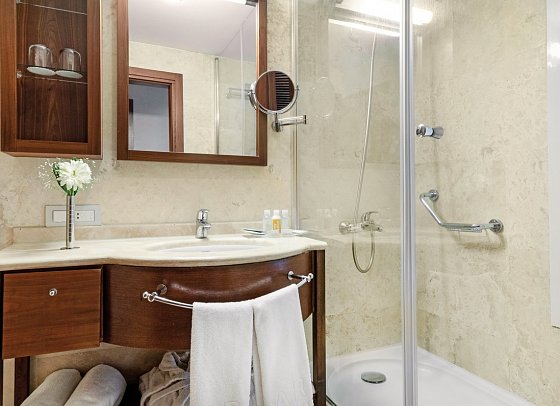 Marti Resort - Wohnbeispiel Doppelzimmer Meerblick (Zimmercodierungen DBM & DCM)