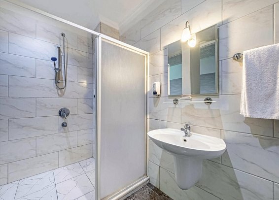 Ölüdeniz Beach Resort by Z Hotels - Beispiel Bad Duplex Zimmer (Zimmercodierung ADG)