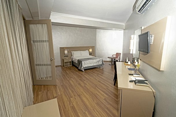 Prime Beach Hotel - Wonbeispiel Familienzimmer Landblick (Zimmercodierung FBL)
