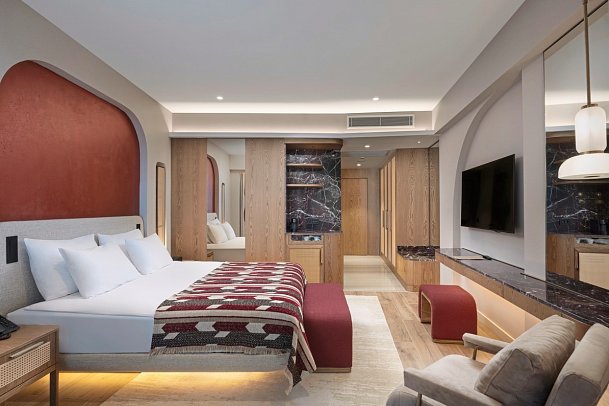 Liberty Signa - Wohnbeispiel Doppelzimmer Superior Poolzugang über Treppen (Zimmercodierung US1)