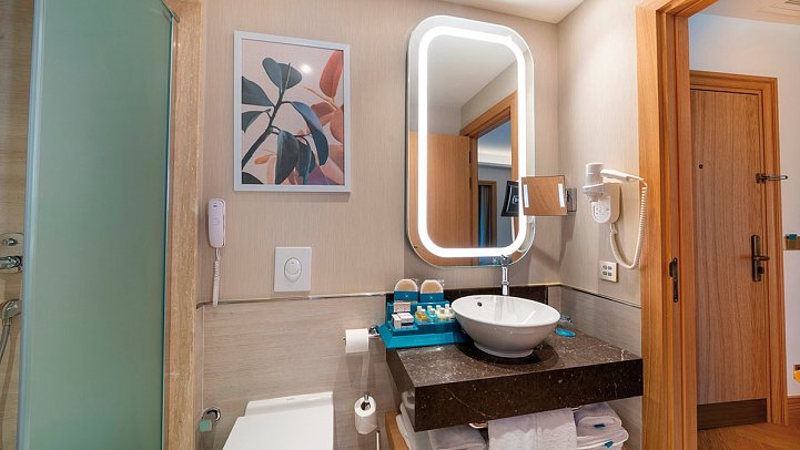 Liberty Fabay - Beispiel Bad Familienzimmer (Zimmercodierungen FBL, FBM, FB1 & FB2)