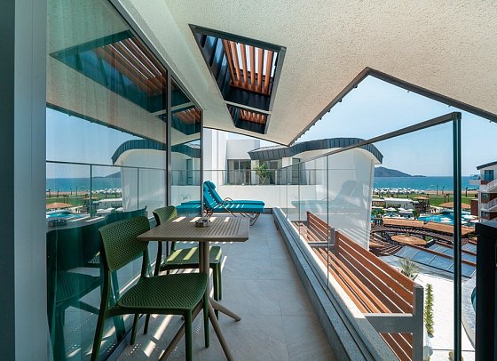 Liberty Fabay - Beispiel Terrasse Familienzimmer Meerblick (Zimmercodierung FBM)