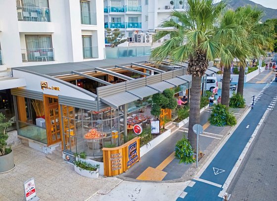 Lalila Blue Suites