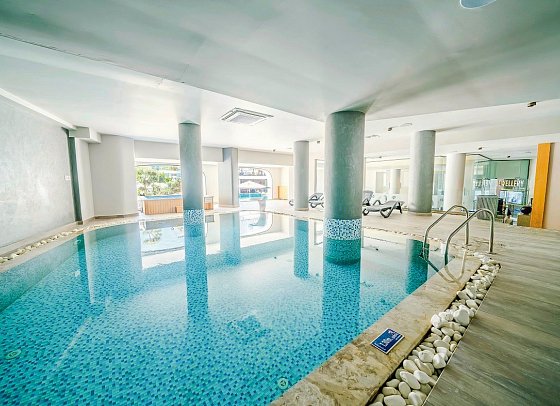 Lalila Blue Suites