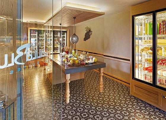 Lalila Blue Suites