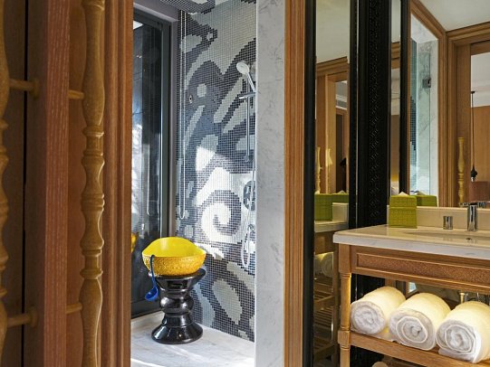 Hotel Indigo Seminyak Bali Beach - Beispiel Bad Standard (Zimmercodierungen UB1, UB3 & UBC)