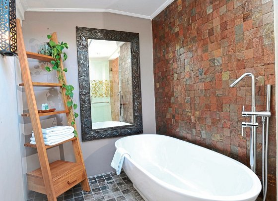 Puri Raja Hotel Legian Bali - Badbeispiel Premier (Zimmercodierung UM1)
