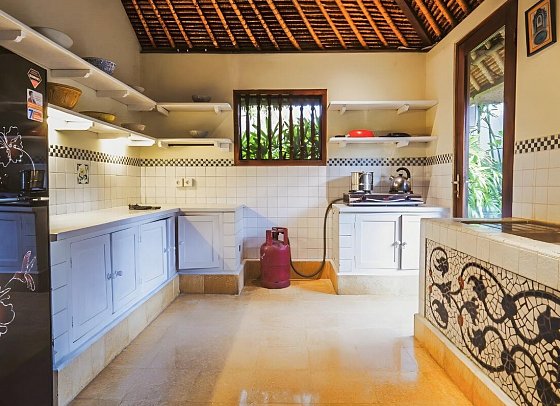 Bebek Cottage Sanur - Beispiel Küche Two Bedroom Cottage (Zimmercodierung BB2)