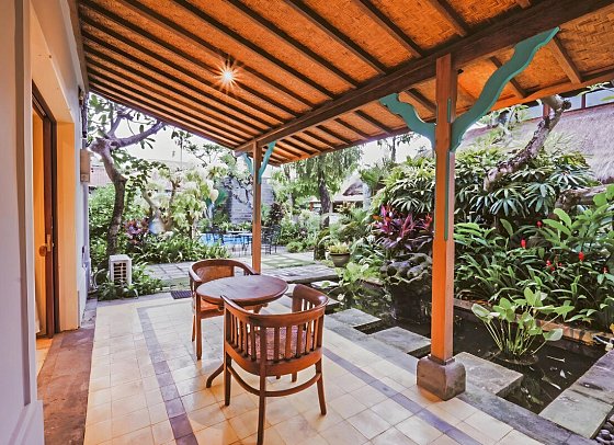 Bebek Cottage Sanur - Beispiel Terrasse Premier (Zimmercodierung UM1)