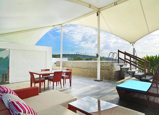 Le Meridien Bali Jimbaran - Beispiel Aussenbereich Aqua Pool Sky Penthouse (Zimmercodierung UB2)