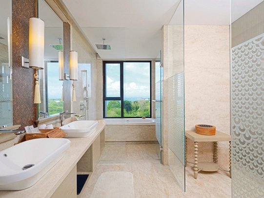 Mövenpick Resort & Spa Jimbaran Bali - Beispiel Bad Junior Suite (Zimmercodierung JB1)