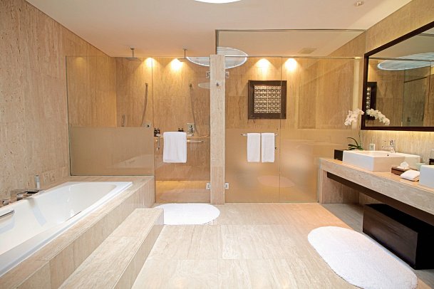 The Anvaya Beach Resort Bali - Beispiel Bad Beachfront Private Suite (Zimmercodierung WBO)