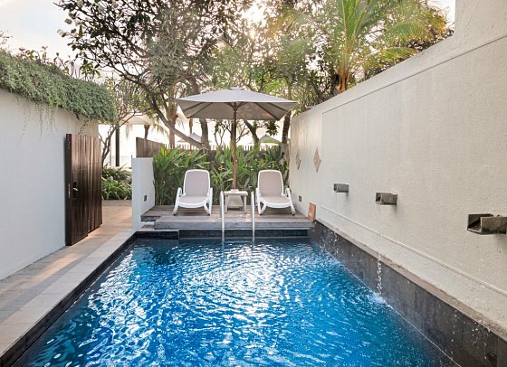 The Anvaya Beach Resort Bali - Beispiel Pool Beachfront Private Suite (Zimmercodierung WBO)