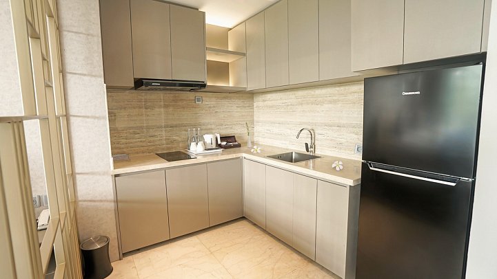 Platinum Hotel Jimbaran Beach Bali - Wohnbeispiel Kitchenette Family Suite (Zimmercodierung WI1)