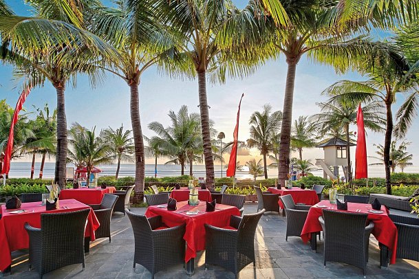 Legian Beach Hotel