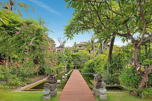 Legian Beach Hotel