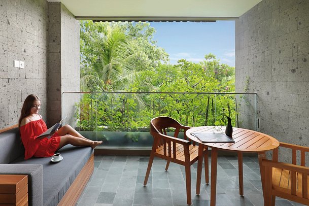 Legian Beach Hotel