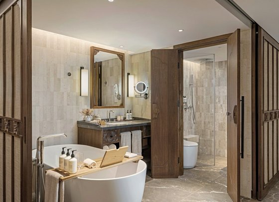 Paradisus by Meliá Bali - Beispiel Bad Junior Suite Lagoon Access (Zimmercodierungen JBQ, JB2, JIQ, JI2, JLQ & JL2)