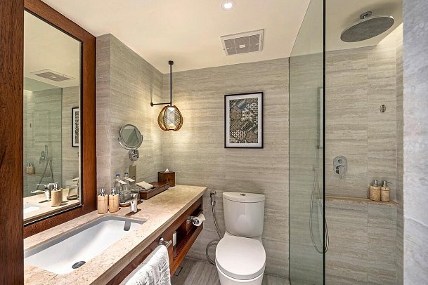 Nusa Dua Beach Hotel & Spa - Beispiel Bad Superior (Zimmercodierung US1)