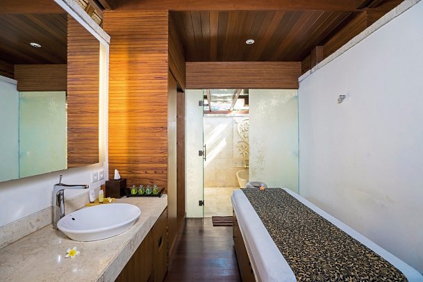 Nusa Dua Beach Hotel & Spa
