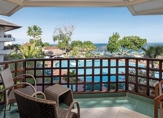 Prama Sanur Beach Bali - Beispiel Balkon Deluxe Sea View (Zimmercodierung UDM)
