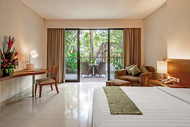Taksu Sanur Hotel - Wohnbeispiel Junior Suite Pool View with Balcony (Zimmercodierung JBP)