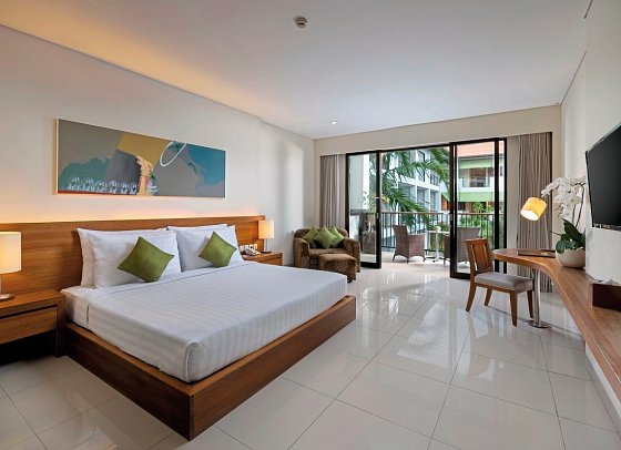 Taksu Sanur Hotel - Wohnbeispiel Junior Suite Pool View with Balcony (Zimmercodierung JBP)