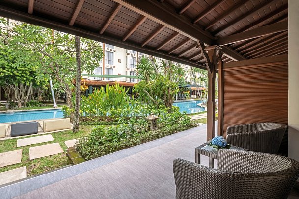 Prime Plaza Hotel Sanur - Beispiel Terrasse Pool Access (Zimmercodierung UBQ)