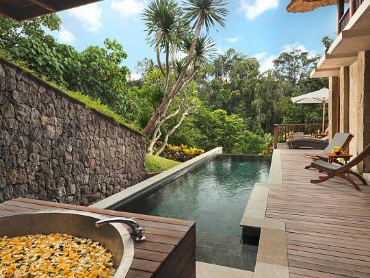 Maya Ubud Resort & Spa - Beispiel Aussenbereich Heavenly 2 Bedroom Pool Villa (Zimmercodierung VB6)