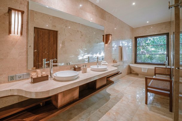 Arkamara Dijiwa Ubud - Badbeispiel Arkamara Pool Terrace (Zimmercodierung WBQ)